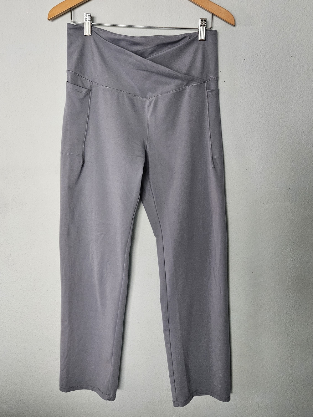 Danskin Gray High-Waist Crossover Waist Leggings